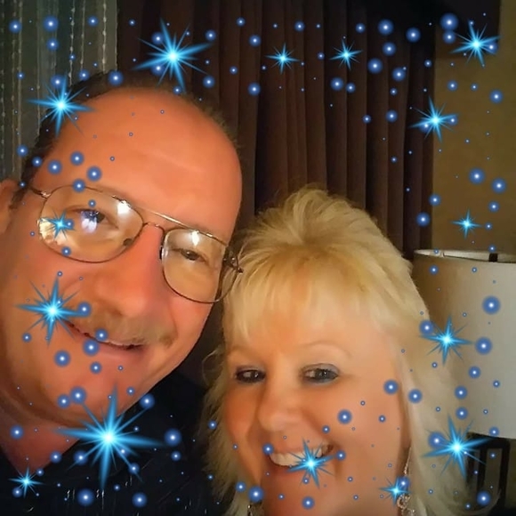 Meet your Posher, Della - Picture 1 of 1